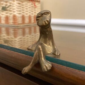 Vintage small Brass sitting Frog